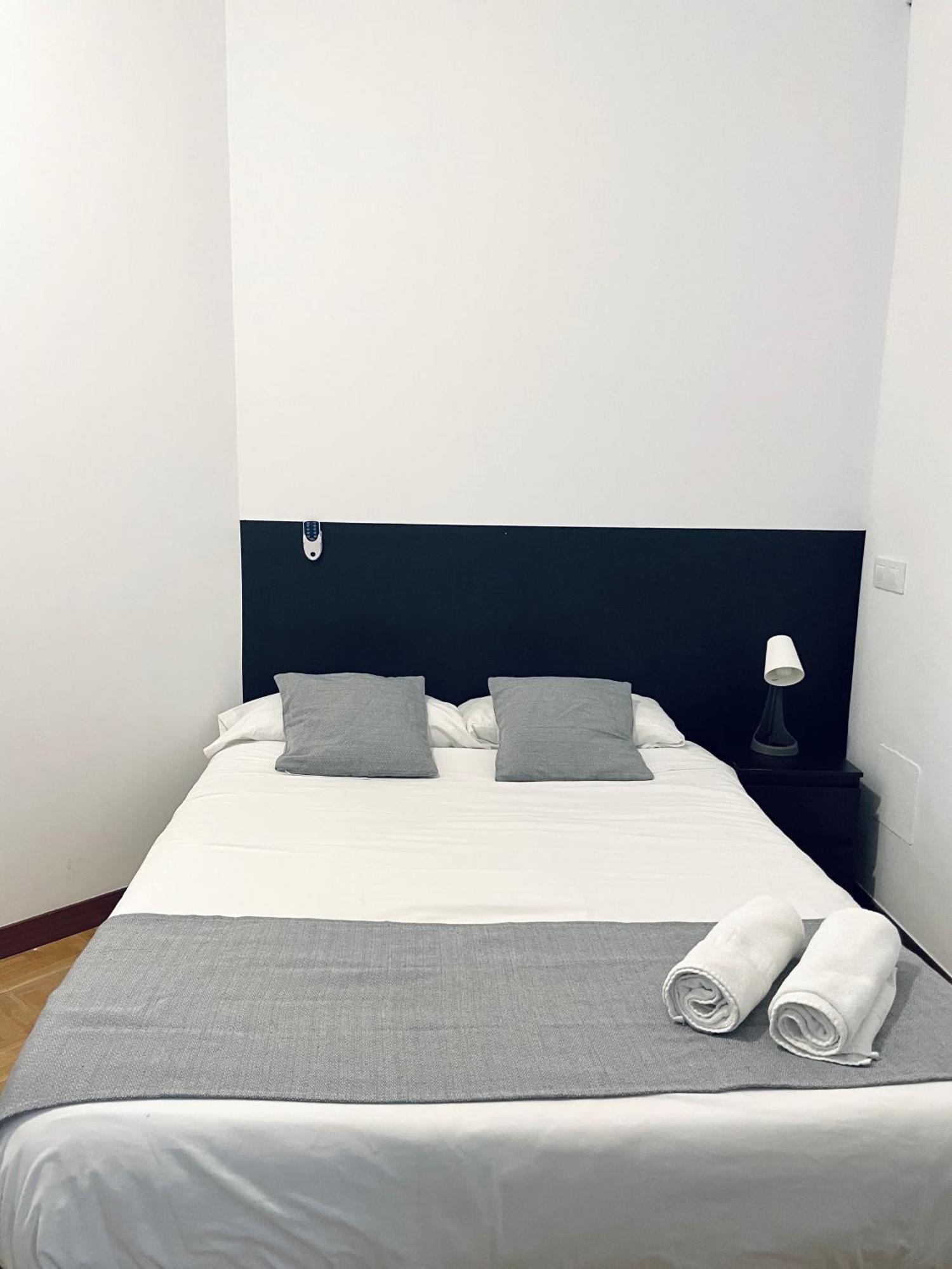 Ibiza Habitaciones Madrid Buitenkant foto