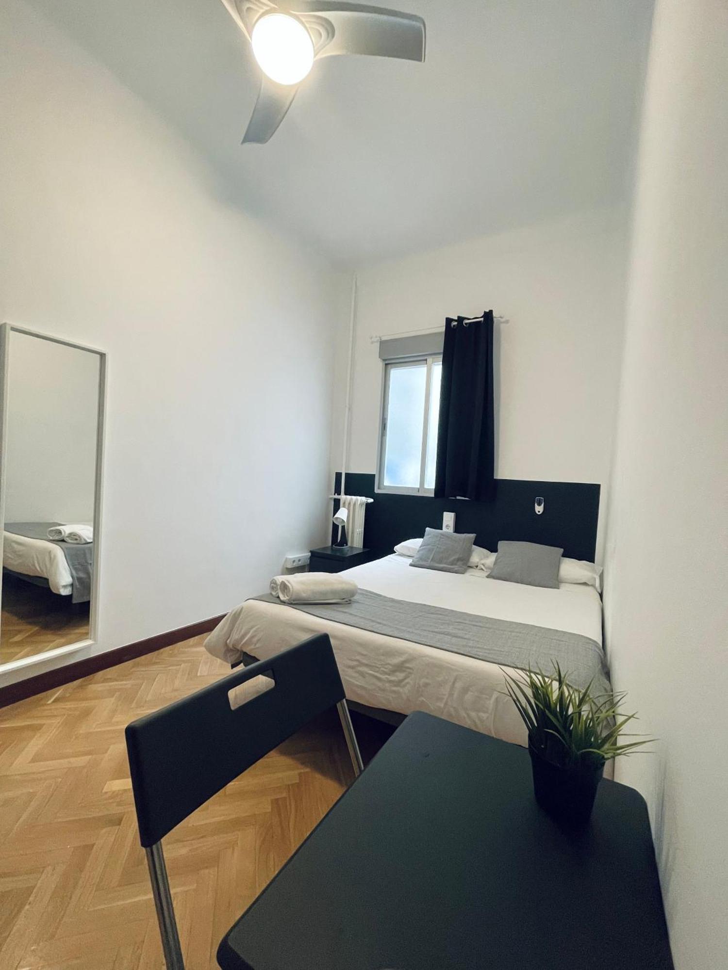 Ibiza Habitaciones Madrid Buitenkant foto