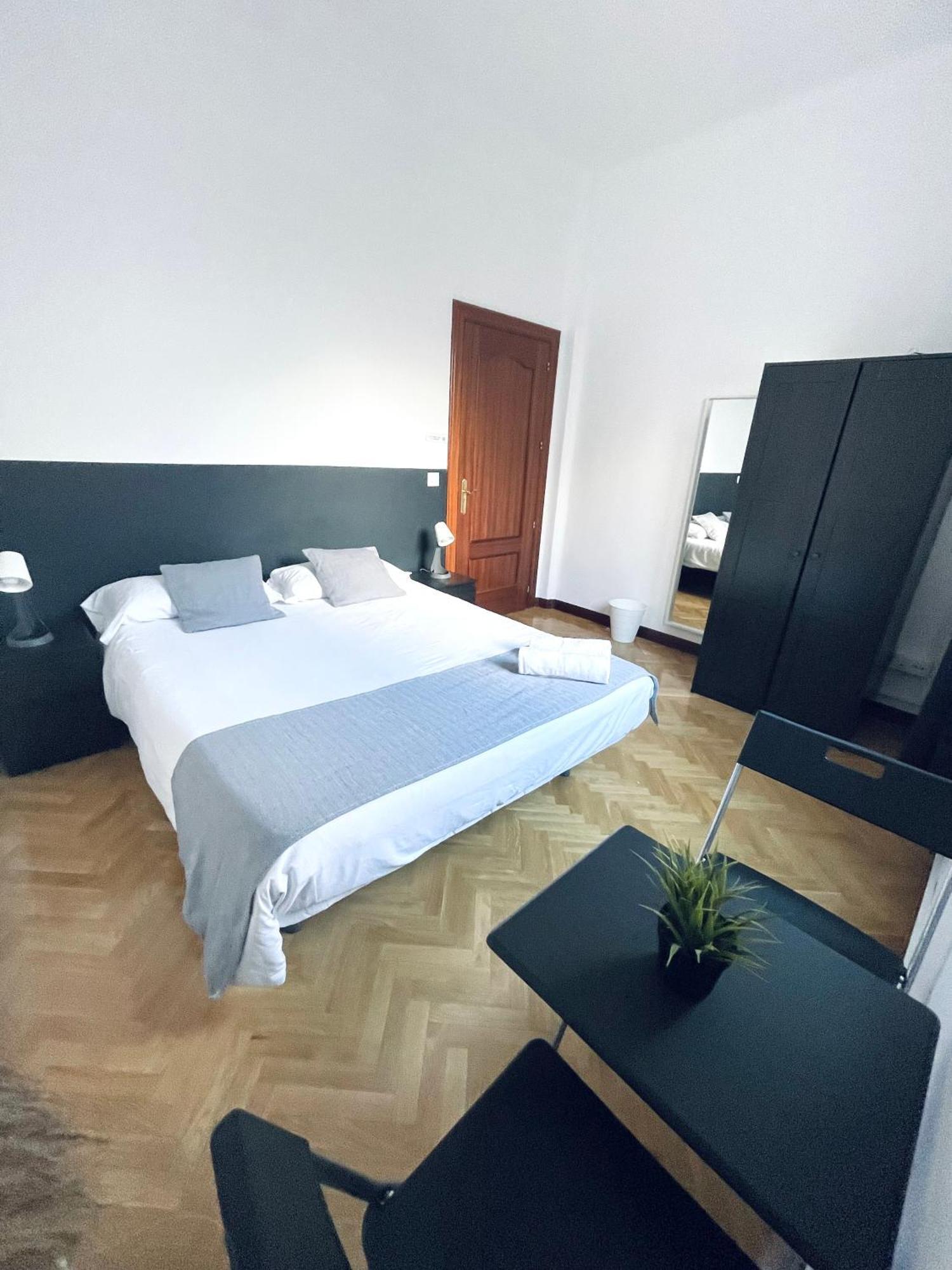 Ibiza Habitaciones Madrid Buitenkant foto